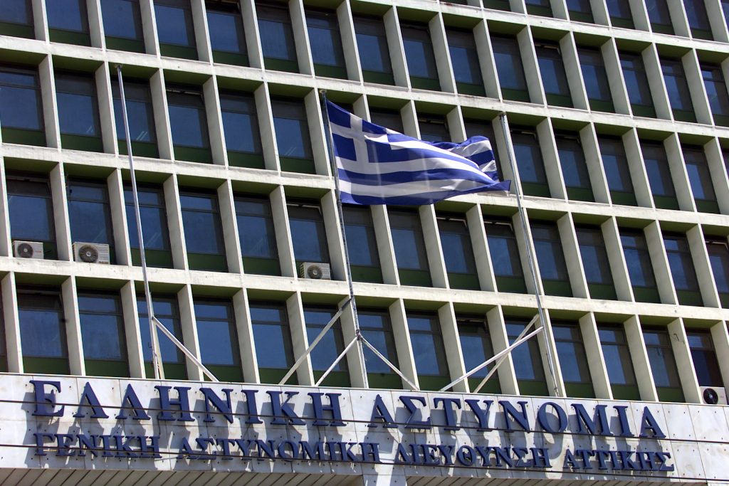 Πατήσια: Επίθεση με μαχαίρι δέχτηκε μέσα στο αυτοκίνητό της 63χρονη