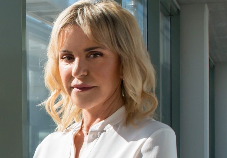 Ιουλία Τσέτη για ΣΕΒ: «Κλειστός κι ελιτίστικος» Ιουλία Τσέτη για ΣΕΒ: «Κλειστός κι ελιτίστικος»