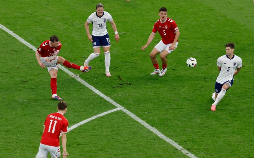 Δανία-Αγγλία 1-1: Ισοπαλία και όλα ανοιχτά στον όμιλο