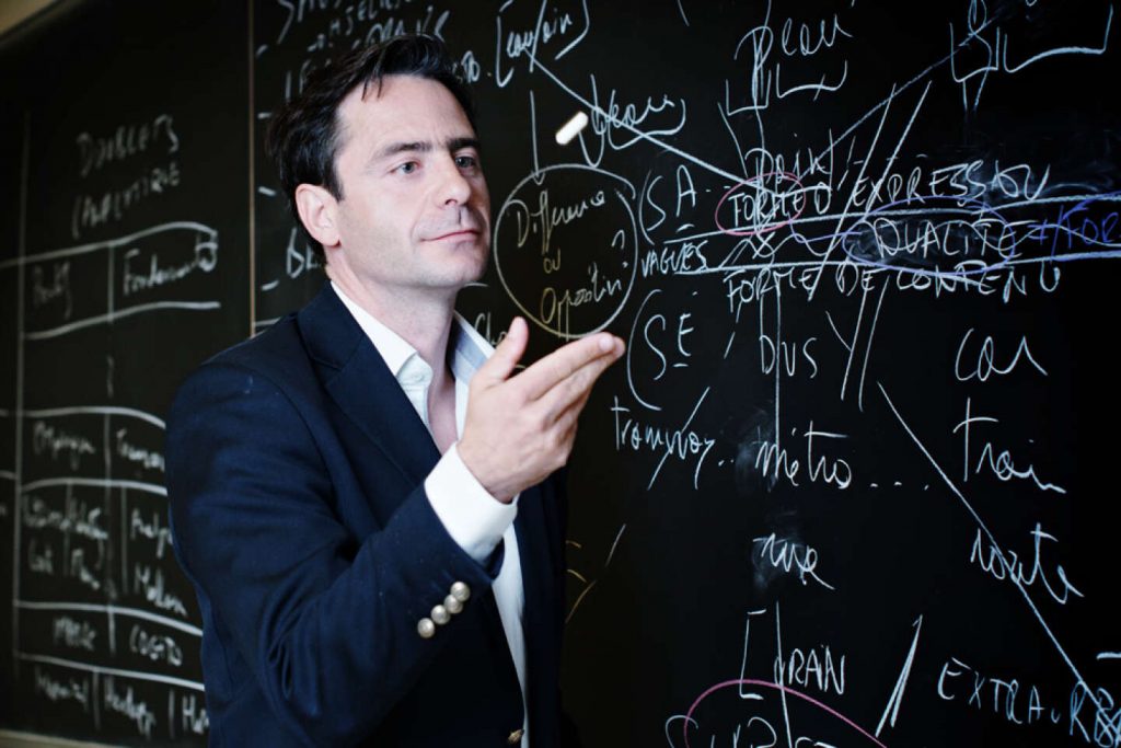 Π.Μανιλιέ στο ΒΗΜΑ: «Καταπολέμηση της ακροδεξιάς μόνο με ανασυγκρότηση της αριστεράς»