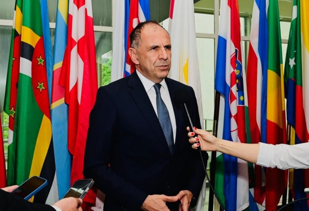 Γεραπετρίτης για Βόρεια Μακεδονία: Κατάφωρη παραβίαση της Συμφωνίας των Πρεσπών