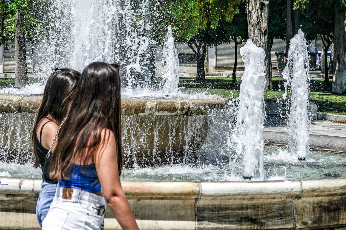 Καύσωνας: Επιμένουν οι υψηλές θερμοκρασίες – Πότε θα δροσίσει