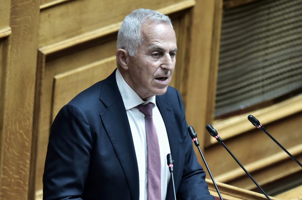 ΣΥΡΙΖΑ: Σάλος με την παραδοχή Αποστολάκη για «μαύρα χρήματα» – Ποιοι τρέχουν να τα «μπαλώσουν»