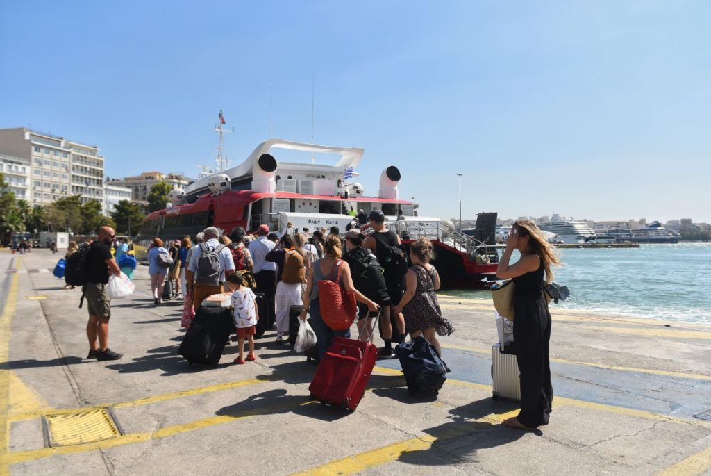 Ακτοπλοϊκά εισιτήρια: Ασανσέρ οι τιμές ακόμη και μέσα στην μέρα