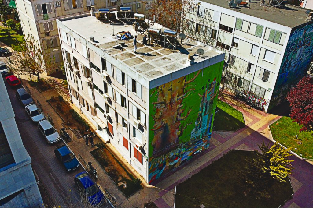 Η πολυκατοικία που μηδενίζει τους λογαριασμούς ρεύματος