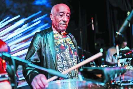 Μουλάτου Αστάτκε: Ο «πατέρας» της αιθιοπικής τζαζ στο Θέατρο Βράχων