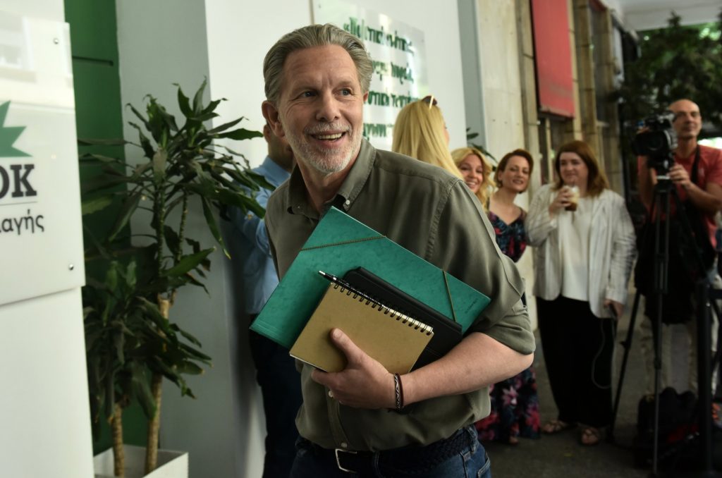 Γερουλάνος: Η ανάρτηση για τις εκλογές στη Βρετανία και η ευχή στον Στάρμερ