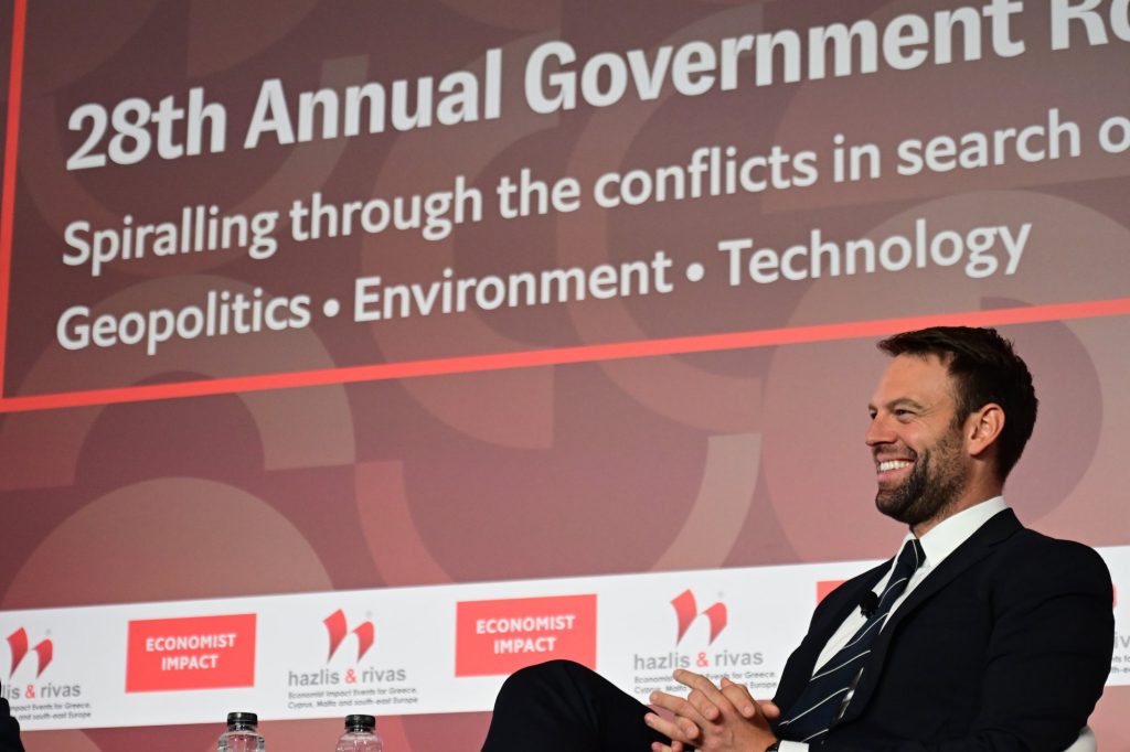 Κασσελάκης στον Economist: Τα κόμματα δεν κάνουν συγχωνεύσεις-Υπερήφανος για τη δεύτερη θέση