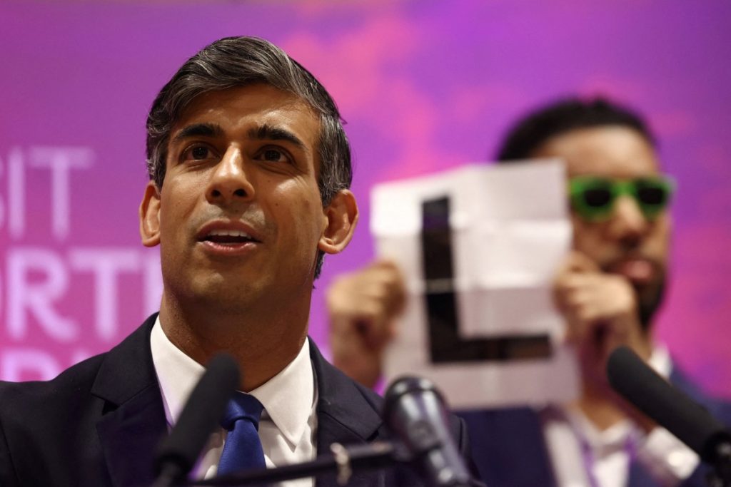 Σούνακ για την συντριπτική ήττα στις εκλογές: «Αναλαμβάνω την ευθύνη»