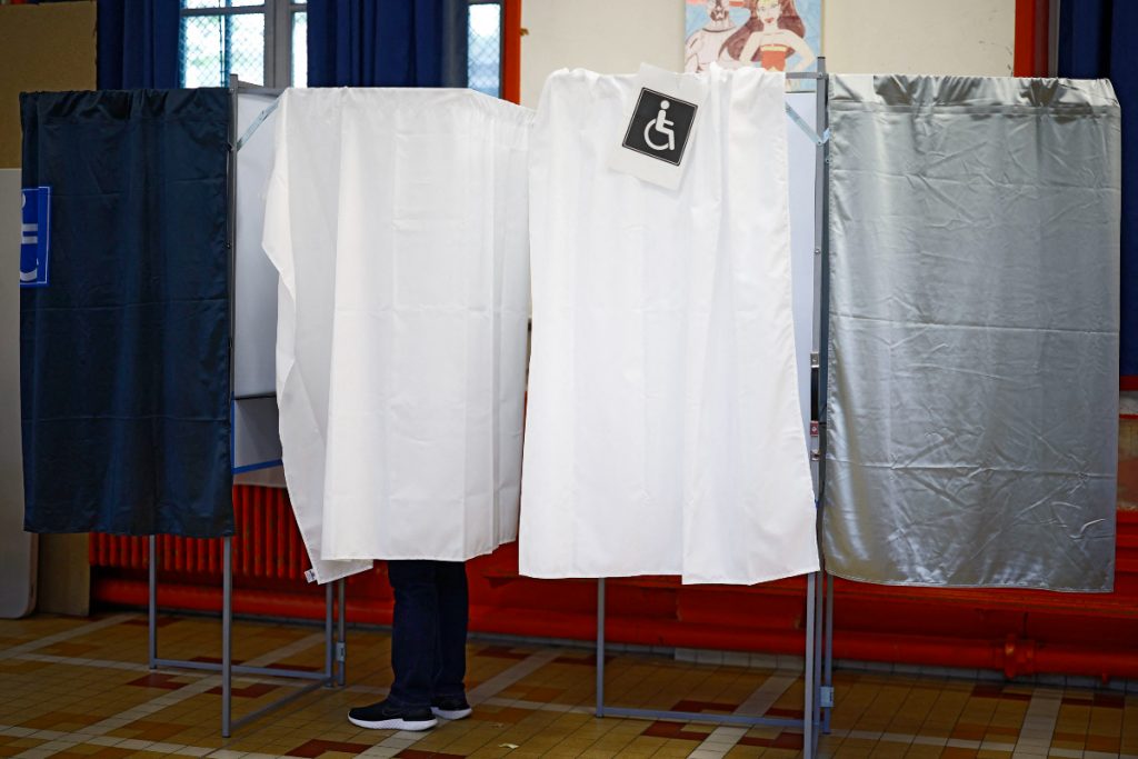 Εκλογές Γαλλία: Μία βεβαιότητα και πολλά ερωτήματα – Το παζλ της επόμενης μέρας