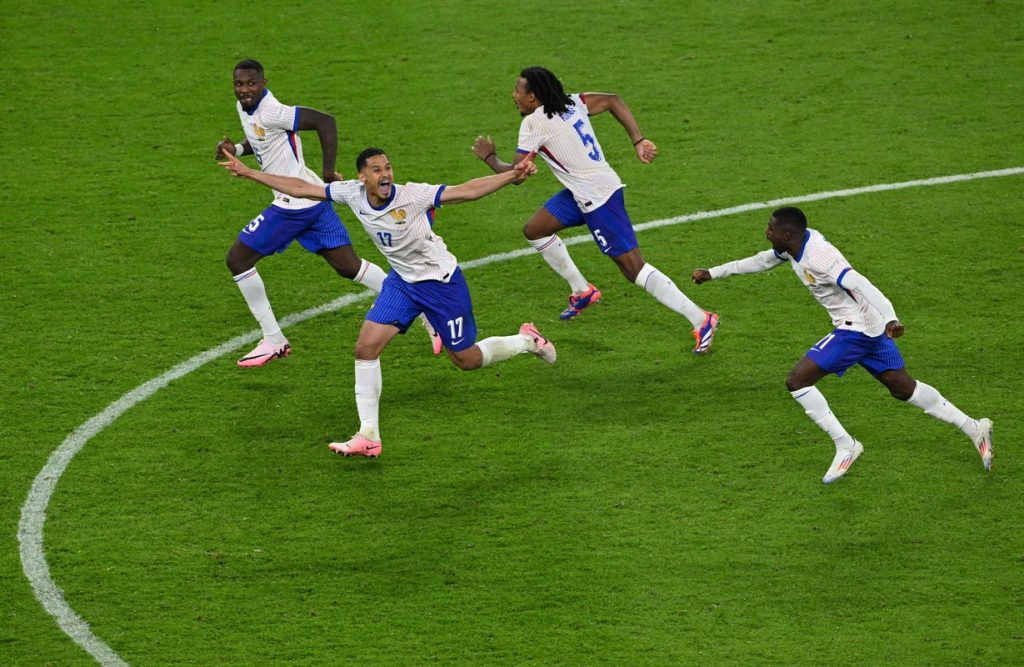 Euro 2024: Πανηγύρισαν οι Γάλλοι διεθνείς την ήττα της Λεπέν στις εκλογές