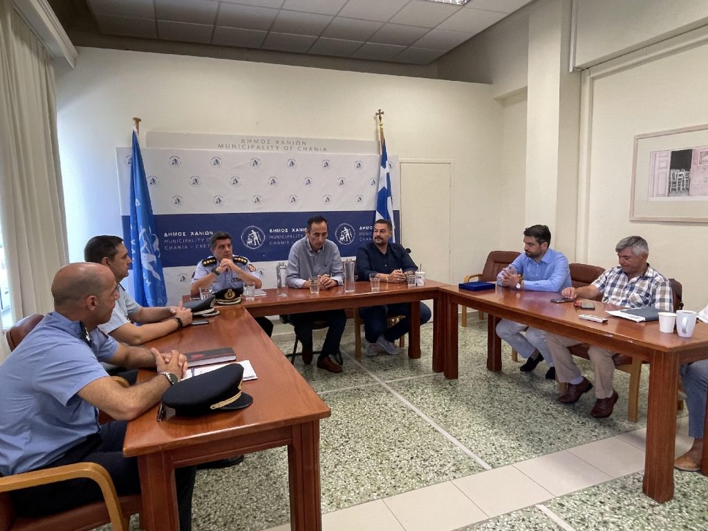 Σε πλήρη συντονισμό οι αρχές στα Χανιά για την αντιμετώπιση του όγκου κλαδιών