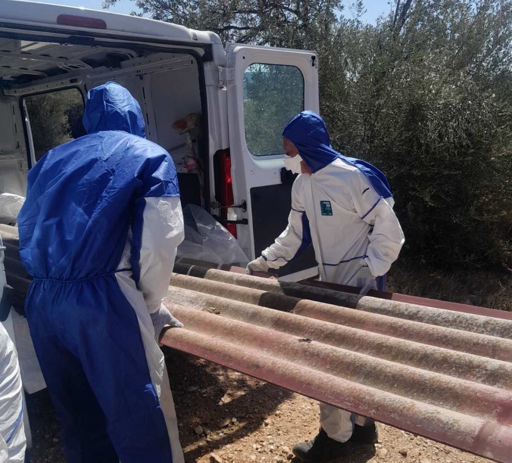 Δήμος Παιανίας: Συνεχίζονται οι προσπάθειες για την απομάκρυνση αμιάντου