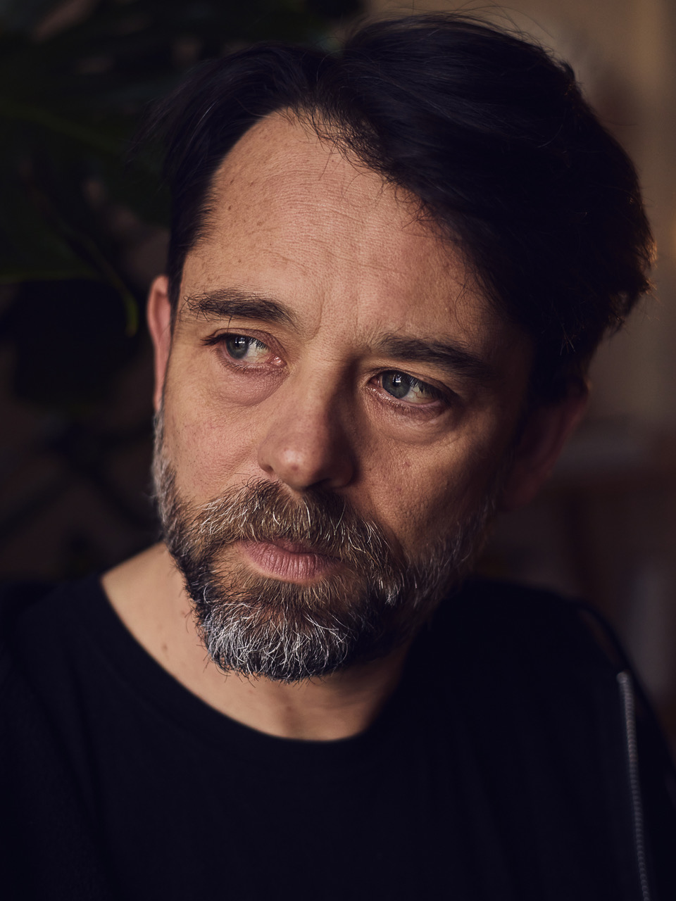 Ο Ανέστης Αζάς ανεβάζει στο Φεστιβάλ Αθηνών ένα σκοτεινό καρτούν για ενήλικες