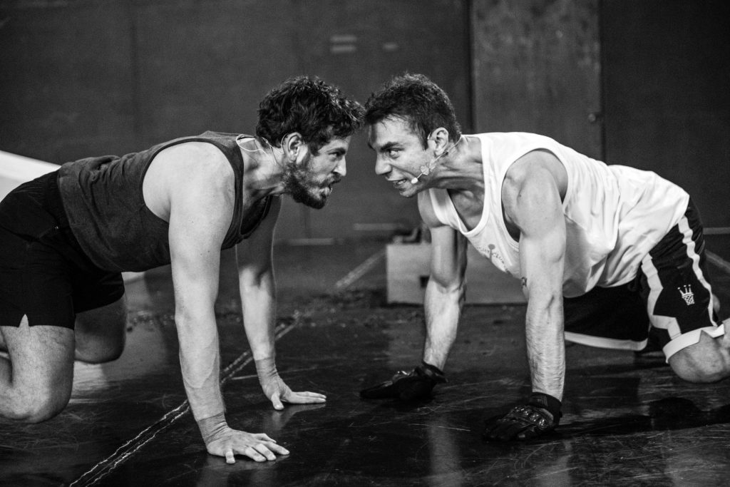 Ο Ανέστης Αζάς ανεβάζει στο Φεστιβάλ Αθηνών ένα σκοτεινό καρτούν για ενήλικες