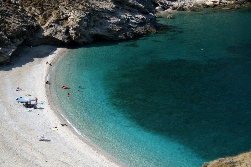 Εύβοια: Πέντε βλήματα πολέμου σε δημοφιλή παραλία – «Κλειστή μέχρι νεοτέρας»