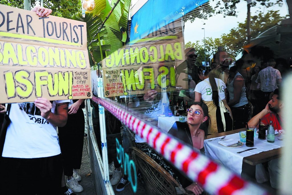 Υπερτουρισμός: Τέσσερις μύθοι και αλήθειες