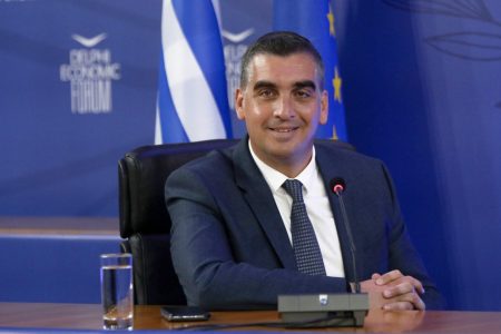 Ηχηρή απουσία Κωνσταντάτου από την εκδήλωση για το Παραλιακό Μέτωπο