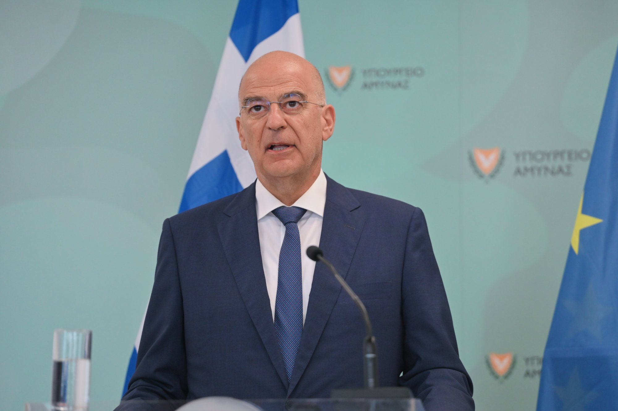 Κυπριακό: «Θερμό επεισόδιο» Δένδια – Αγκυρας – Οι τουρκικές «βολές» – Η απάντηση ΥΠΑΜ