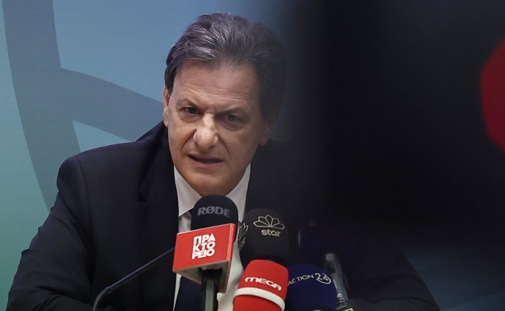 Πυρά ΣΥΡΙΖΑ σε Σκυλακάκη για το ρεύμα: Θεωρία του χάους και φιλοδωρήματα