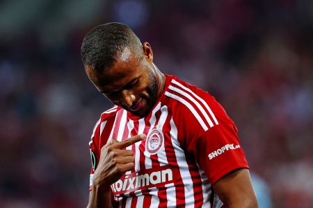 Ο Αγιούμπ Ελ Κααμπί στον Ολυμπιακό έως το 2026