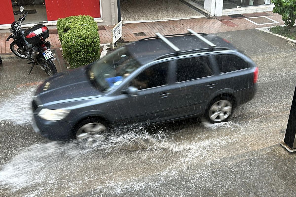 Καιρός: Σε ισχύ το έκτακτο δελτίο της ΕΜΥ – Μπόρες το μεσημέρι στην Αττική