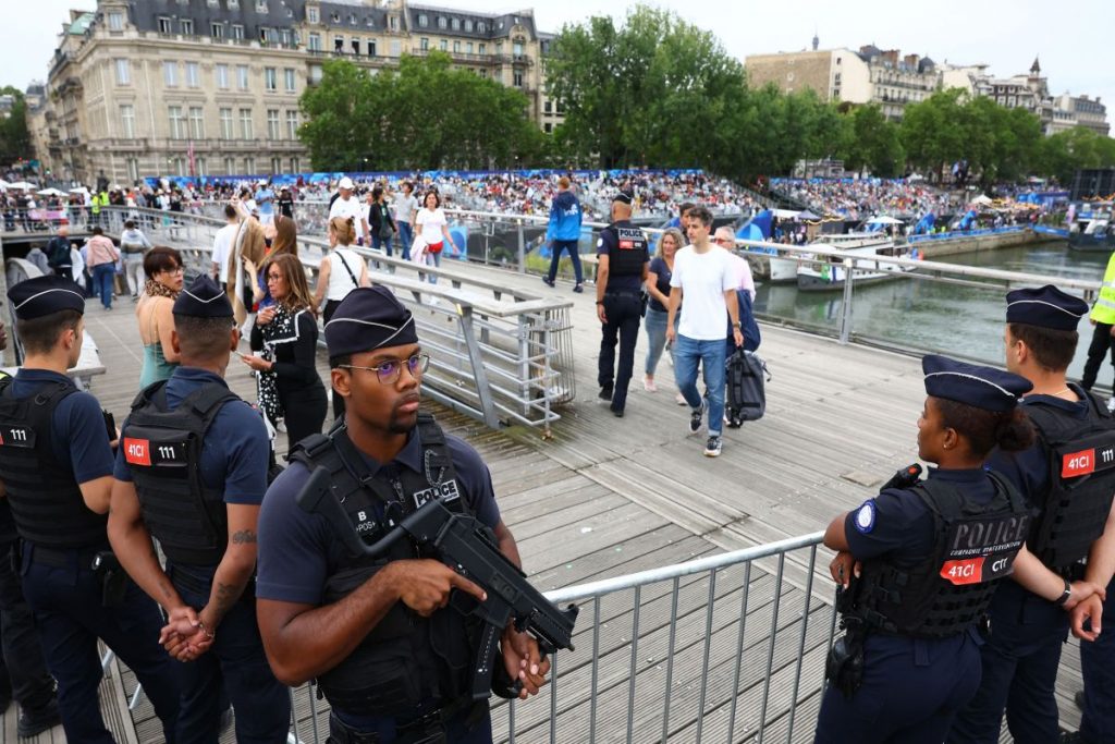 Φύγετε από την πόλη: Δύσκολες μέρες για τους Παριζιάνους