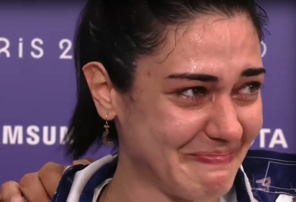 Ολυμπιακοί Αγώνες: Η Δώρα Γκουντούρα συγκίνησε όλη την Ελλάδα – Έξαλλος ο προπονητής της