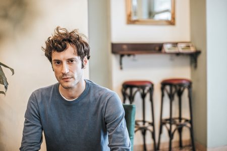 Σπύρος Σταμούλης: «Το θέατρο εξυπηρετεί ανάγκες της ανθρωπότητας»