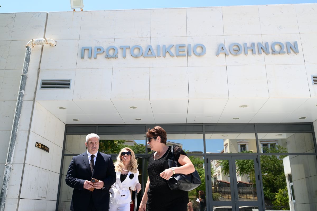 Γιώργος Καραϊβάζ: Ανατροπή στη δίκη – Αθώοι οι δύο κατηγορούμενοι