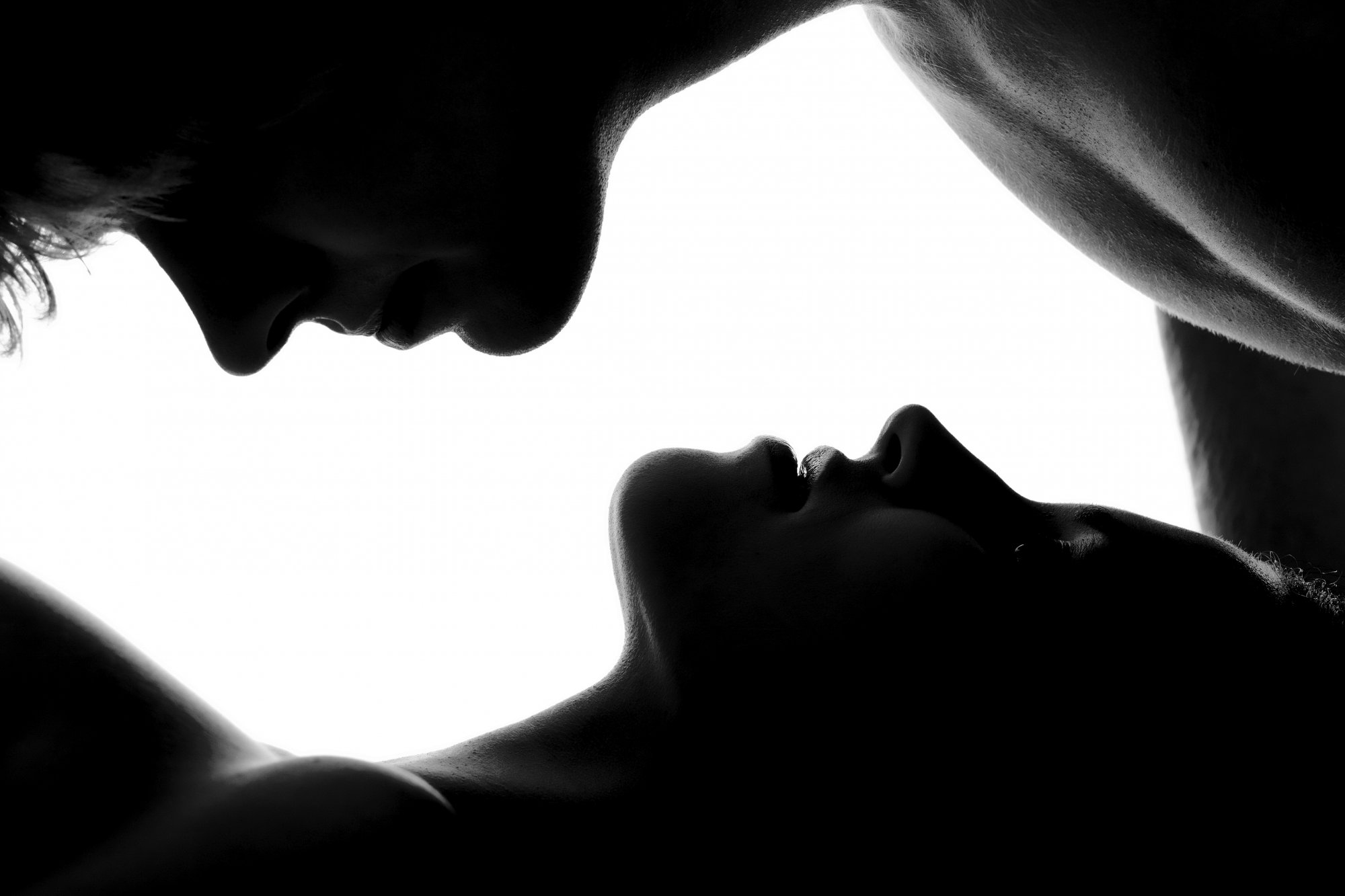 Σεξ: Πώς επηρεάζεται η ερωτική μας επιθυμία ανά ηλικία – Διαφορές σε άνδρες – γυναίκες