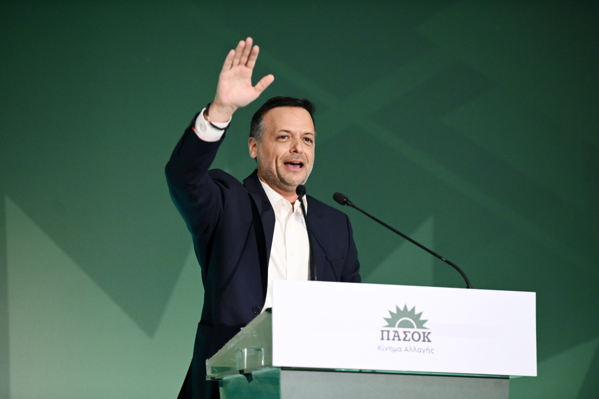 Χάρης Δούκας: Βασικός αντίπαλος του ΠαΣοΚ είναι η Δεξιά Χάρης Δούκας: Βασικός αντίπαλος του ΠαΣοΚ είναι η Δεξιά