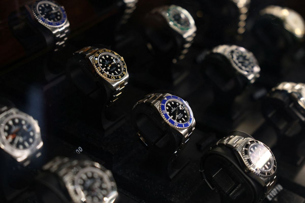 Ξεπουλάνε τα ρολόγια Rolex στην Ελλάδα Ξεπουλάνε τα ρολόγια Rolex στην Ελλάδα