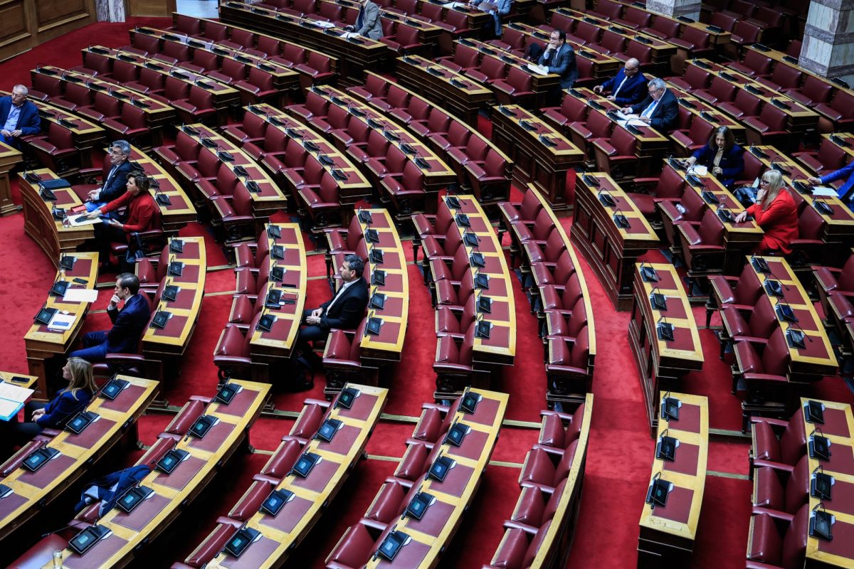 Τα πηγαδάκια στη Βουλή – Talk Of The Town οι 11 γαλάζιοι αντάρτες Τα πηγαδάκια στη Βουλή – Talk Of The Town οι 11 γαλάζιοι αντάρτες