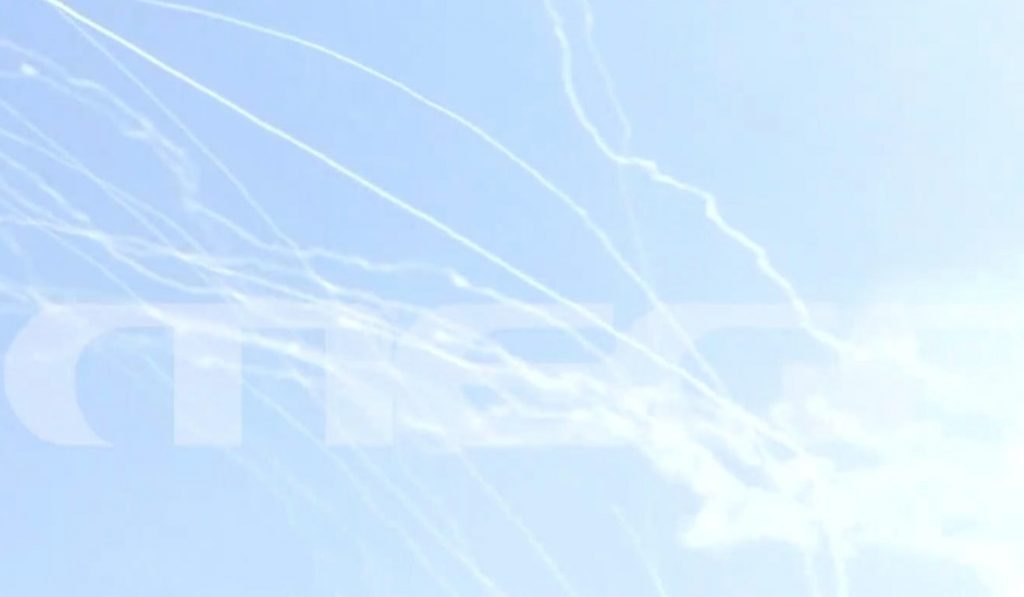 Βίντεο ντοκουμέντο από την στιγμή της πυραυλικής επίθεσης στο Βόρειο Ισραήλ