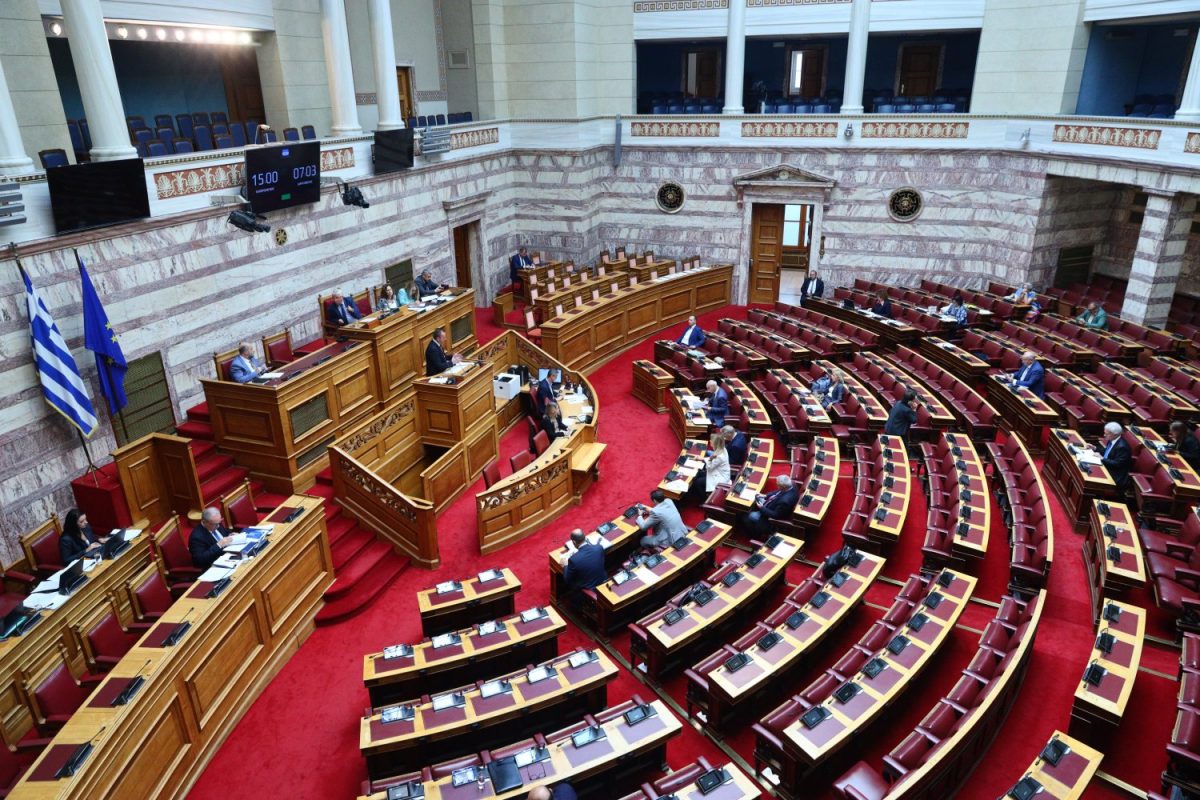 Βουλή: Να αφήσουν τους εξυπνακισμούς για την ερώτηση μας, λέει γαλάζιος «αντάρτης» Βουλή: Να αφήσουν τους εξυπνακισμούς για την ερώτηση μας, λέει γαλάζιος «αντάρτης»
