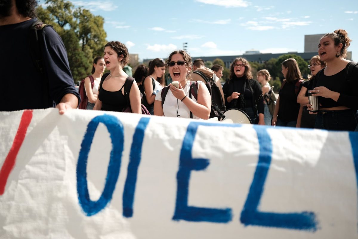 ΑΠΘ: Ένταση σε διαμαρτυρία φοιτητών για την πτώση του ασανσέρ – Πέντε προσαγωγές