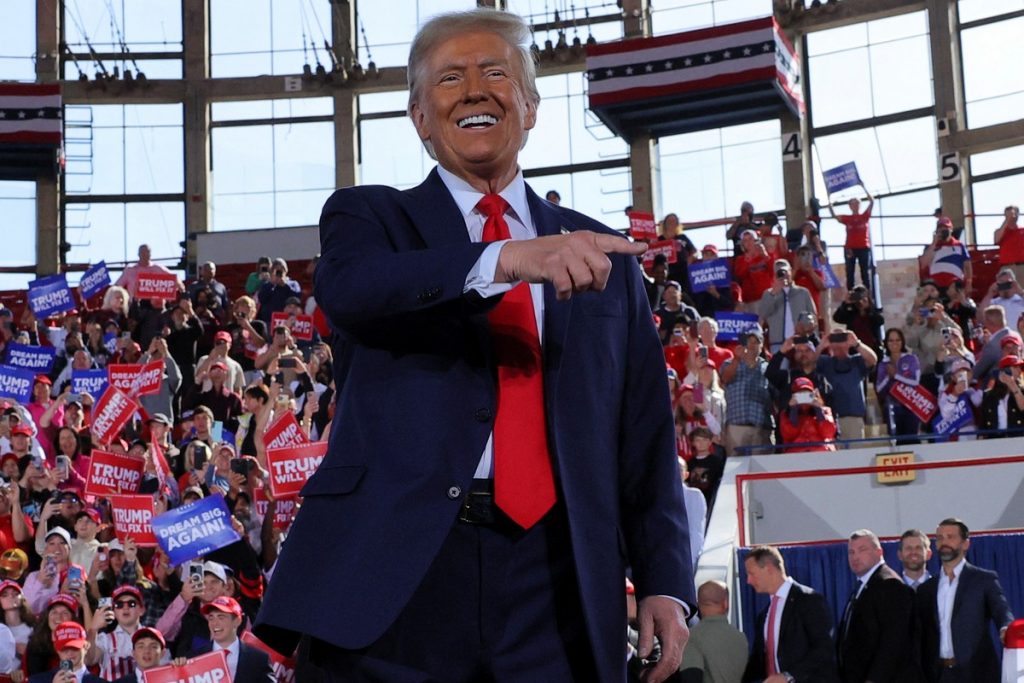 Εκλογές ΗΠΑ 2024 – Συνεχής ενημέρωση: Καρφιά Τραμπ για την Μισέλ Ομπάμα – Ποιες πολιτείες «κρατούν» τα κλειδιά του Λευκού Οίκου