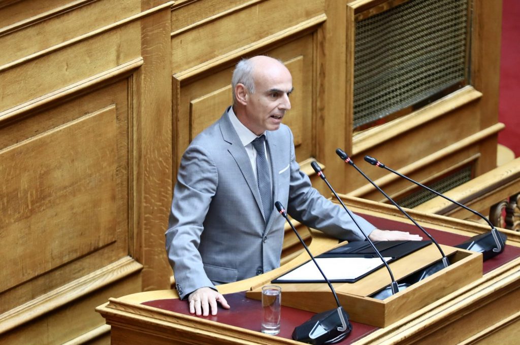 Γιώργος Γαβρήλος: Παραιτείται, αλλά δεν ανεξαρτητοποιείται ο βουλευτής του ΣΥΡΙΖΑ – Τι είπε με Παππά