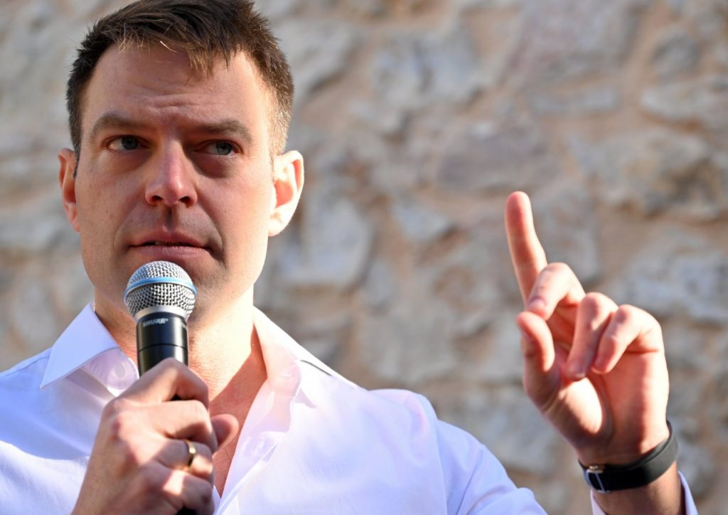 Κασσελάκης: Τα «βαφτίσια» του νέου κόμματος ψάχνουν νονούς