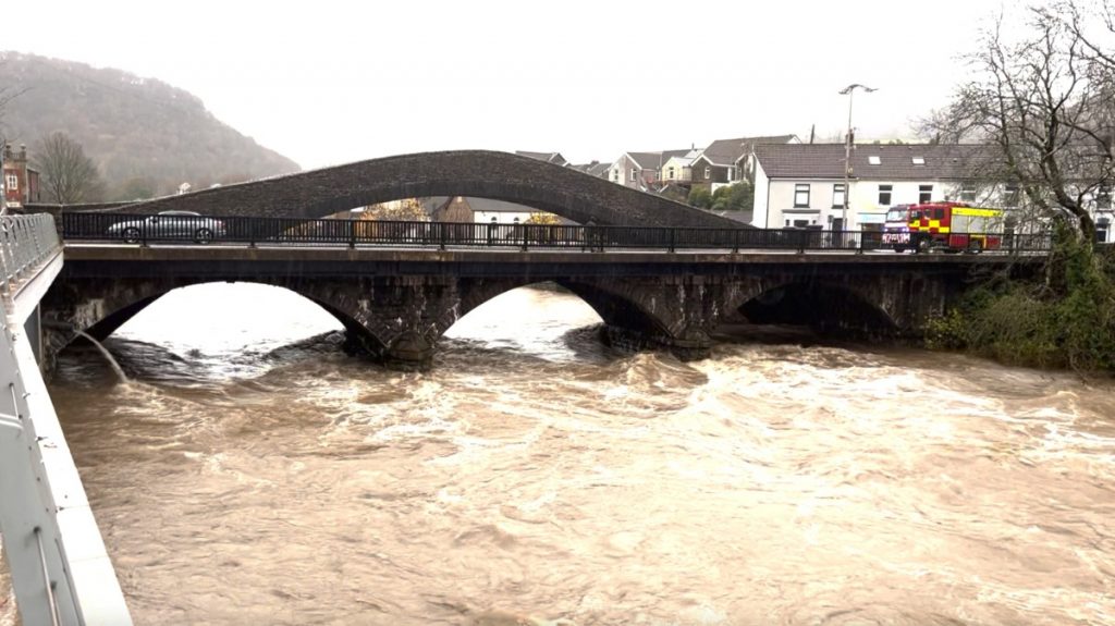Καταιγίδα Μπερτ: Τέσσερις νεκροί στη Βρετανία