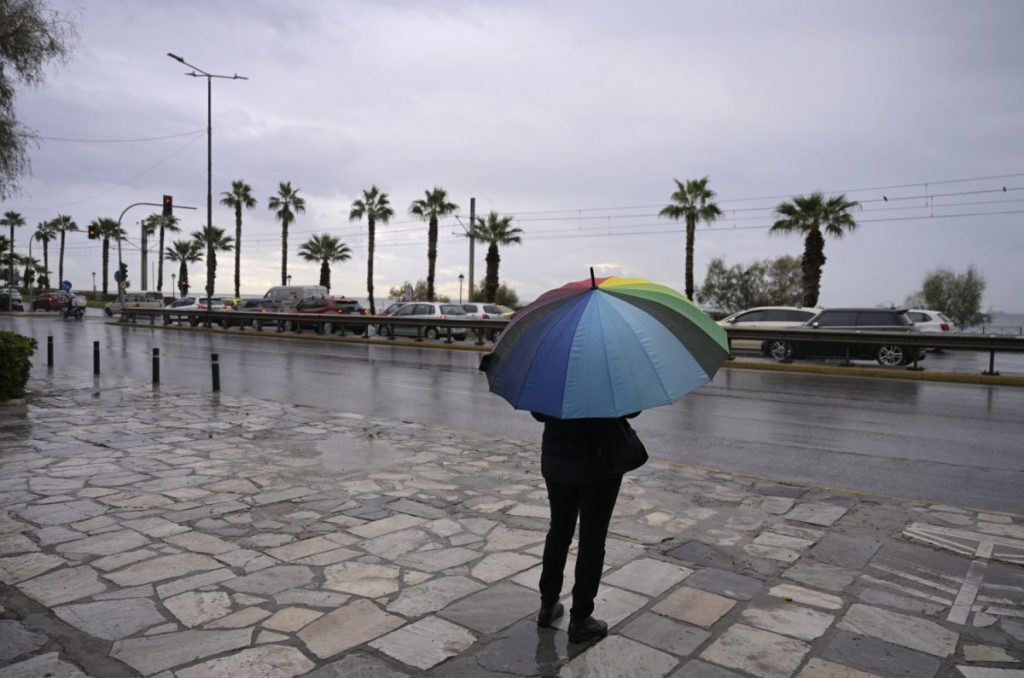 Καιρός: Έρχεται σοβαρή κακοκαιρία – Καταιγίδες και θυελλώδεις άνεμοι το τριήμερο