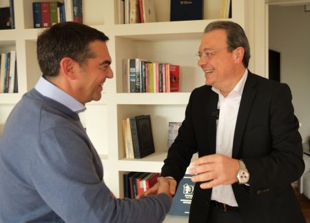Φάμελλος: Η συνάντηση με τον Τσίπρα και η ερώτηση σε Μητσοτάκη