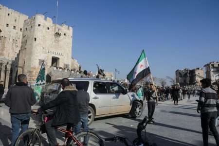 Συρία: Έντονη διπλωματική κινητικότητα μετά την αιφνιδιαστική επίθεση τζιχαντιστών και ανταρτών στο Χαλέπι