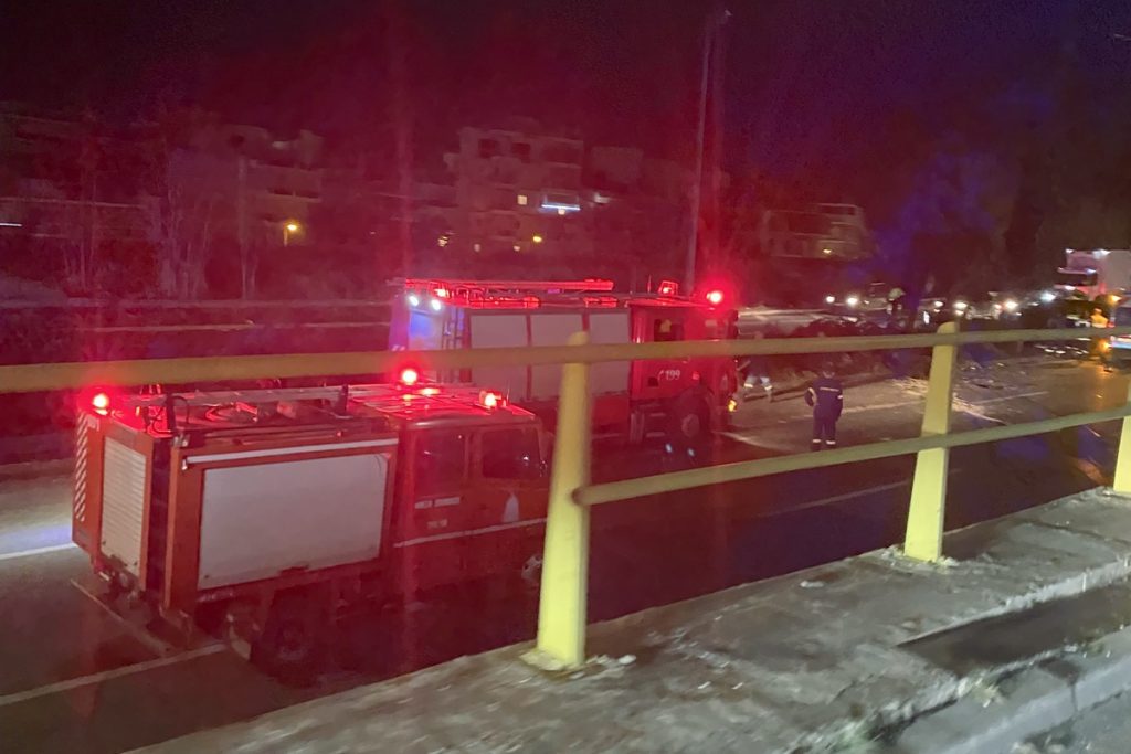 Φωτιά στην Πειραιώς – Διακοπή κυκλοφορίας εξαιτίας πυρκαγιάς