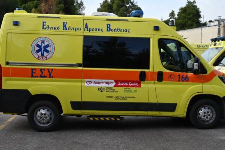 Θανατηφόρο τροχαίο στην Αρτέμιδα: Αστυνομικός παρέσυρε 74χρονο