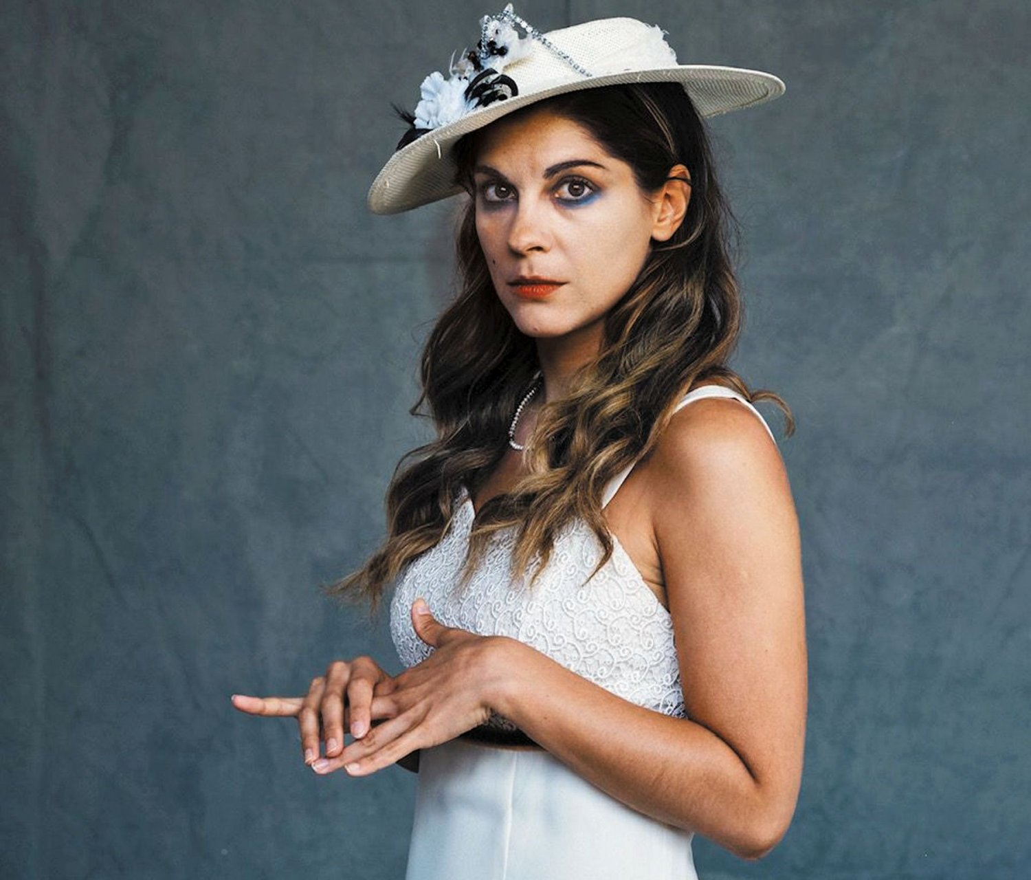 Ηρώ Μπέζου : «Αποστρέφομαι την αντίσταση στην ποίηση»