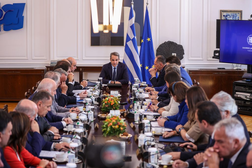Υπουργικό Συμβούλιο: Τρία νέα νομοσχέδια, δύο προγράμματα του ΥΠΟΙΚ στην 1η συνεδρίαση του 2025 Υπουργικό Συμβούλιο: Τρία νέα νομοσχέδια, δύο προγράμματα του ΥΠΟΙΚ στην 1η συνεδρίαση του 2025