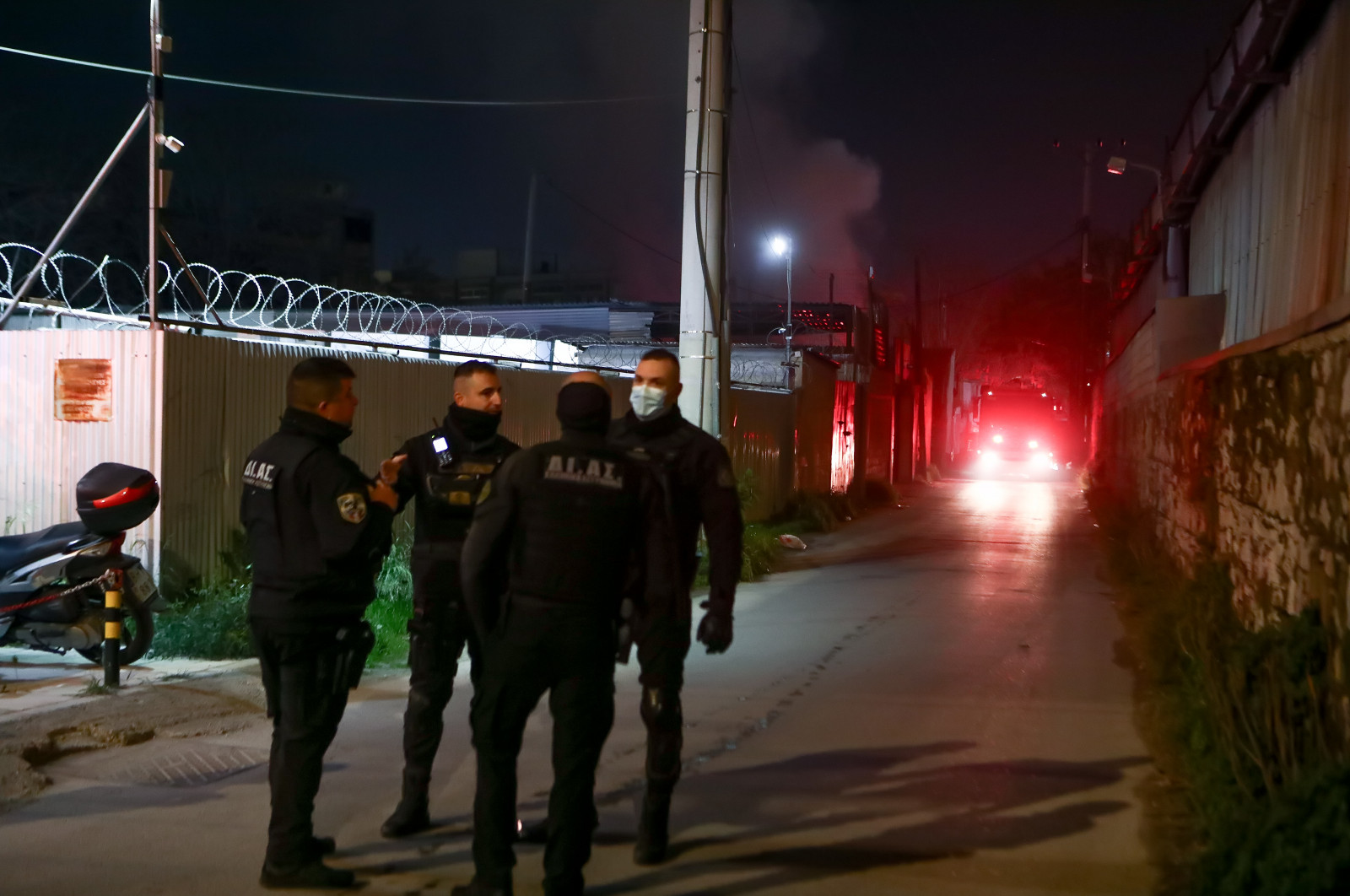 Φωτιά στου Ρέντη: Καίγεται εργοστάσιο ξυλείας – Έκλεισαν δρόμοι