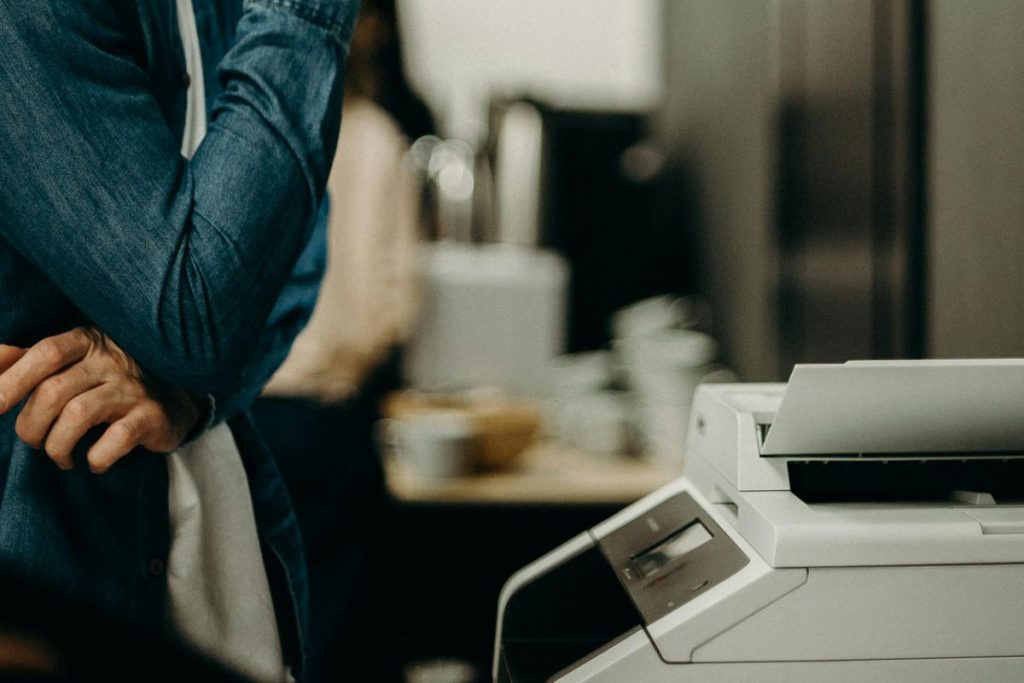 Καταργείται σταδιακά το χαρτί εκτύπωσης στα Πανεπιστήμια